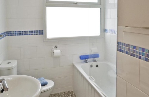 Filey House | Winkle Cabin- 25063