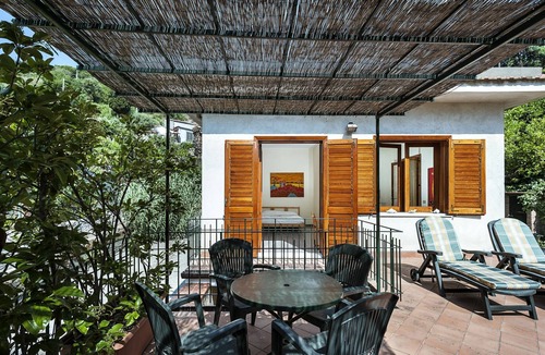Spisone House | with Garden & Parking, 150m to the beach of Spisone