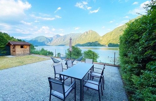 Idro Apartment | With large fenced garden, barbecue and panoramic view