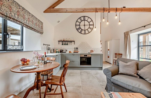 Chipping Norton Cottage | Wonderful barn conversion Dog Friendly - Rabbit
