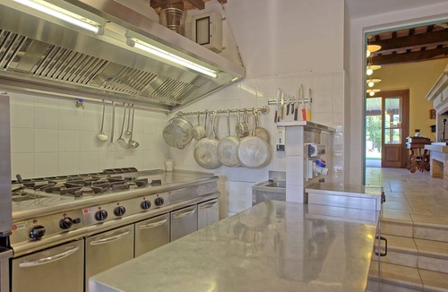 Monte Santa Maria Tiberina Villa | Wonderful private villa with A/C, WIFI, sauna, private pool, TV, patio and panoramic view