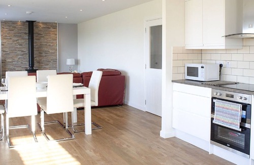 Tarskavaig House | Wonderful private villa for 6 people with TV, panoramic view and parking