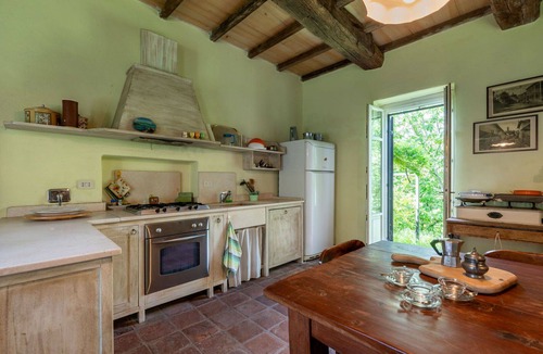 Soglio Villa | Wonderful private villa for 7 people with TV and balcony