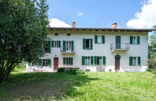 Soglio Villa | Wonderful private villa for 7 people with TV and balcony