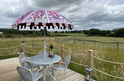 Cropredy House | Wonderful villa for 4 people with hot tub, terrace and pets allowed