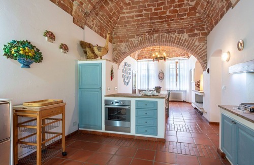Asti Villa | Wonderful villa with private pool, A/C, TV, patio, pets allowed, panoramic view and parking