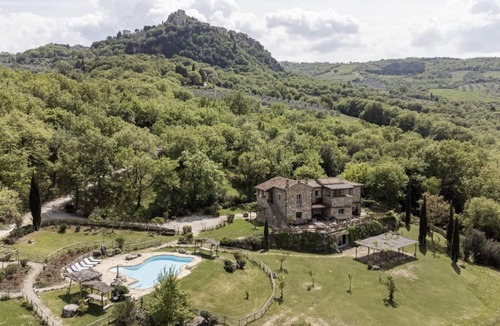 Castiglione d'Orcia Villa | WP Relais Villa Vignalunga in Val d'Orcia,luxurious estate with swimming pool