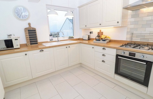 Amble House | WYNDING APARTMENT, pet friendly in Amble