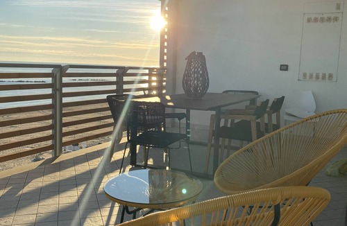 Roseto degli Abruzzi Apartment | Your Seafront Terrace-25 mt from the beach-Wifi-Gas Barbecue - 5 stars