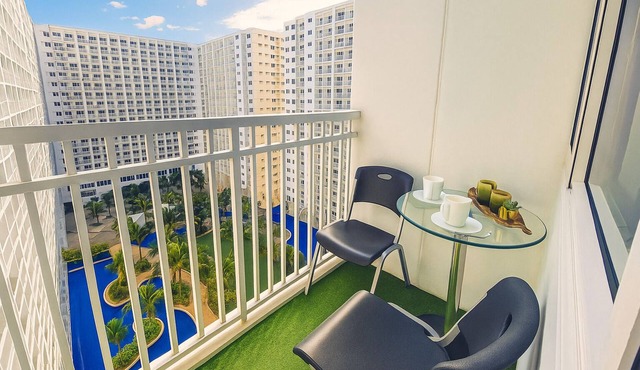 1 BR Fully Furnished Condo Across MOA with Pool and Parking - Shore Bldg B, 1246