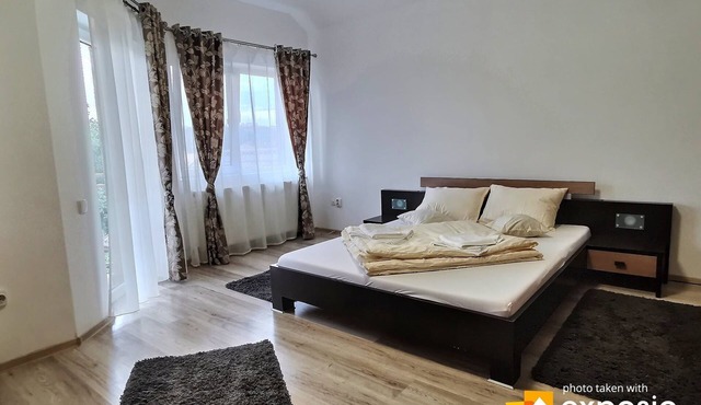 Airy, comfy apartment, featuring 2 bedrooms, 1 livingroom, jet-tube bathroom