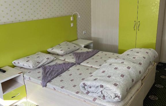 Anisa- Hostel