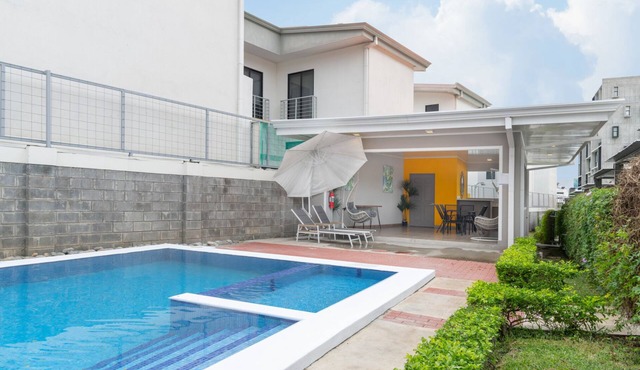 Blvd Park 2 BDR Apartment with Pool & Gym