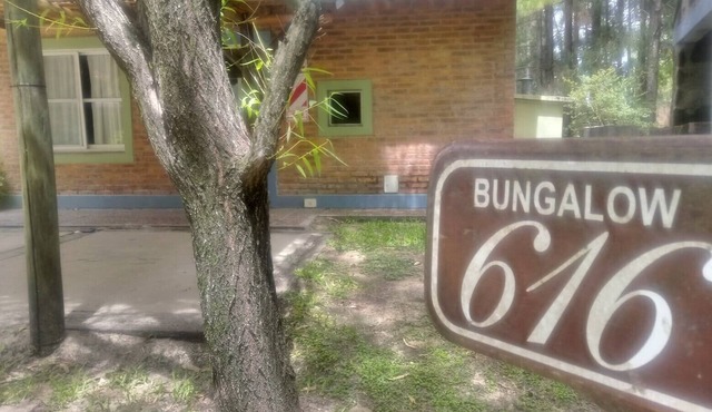 Bungalow with garage, for 5 people, with wi fi Restaurants and breakfasts.