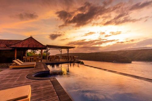 Ceningan Cliff Cottages