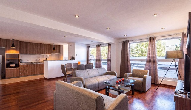 El Triunfo Aparts , 145m2 beautiful apartment in front of park.