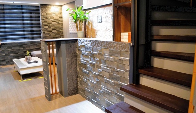 Enjoyable 2-bedroom loft apartment with AC in Mandaluyong City