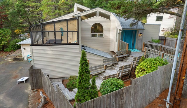 Gorgeous family home, dog Ok, ping pong, air hockey, foosball-Haven