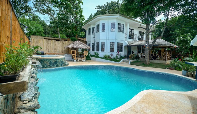 Hilltop Pool and VIlla