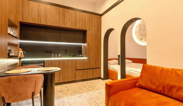 JAIS Home-Moon Apartment-Old Town/Muzeului Square