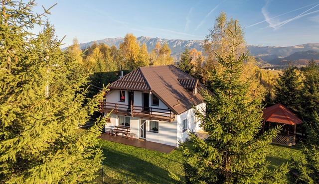 Lovely three bedroom house in an exquisite location.