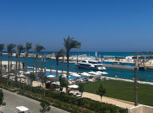 Marassi, Luxury Suite in Address Beach resort! service apartment