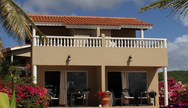 Oceanfront apartment 18 Lagun Blou Resort