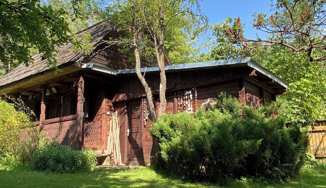 Romantic wooden house in the midst of a magnificent cultural landscape in the Maramures