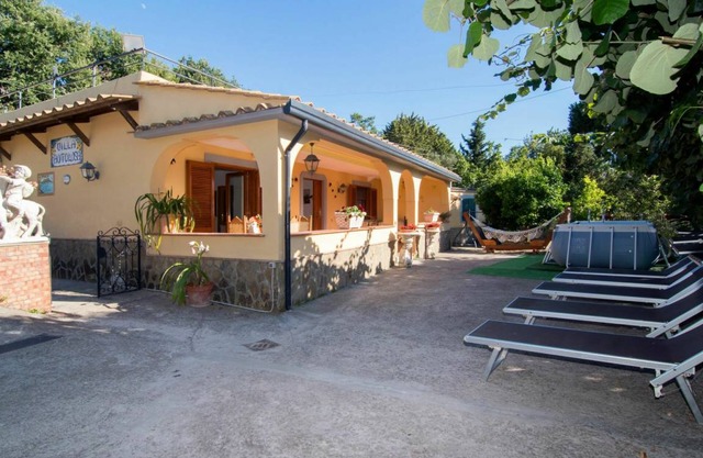 100 m² Accommodation ∙ 3 bedrooms ∙ 6 guests