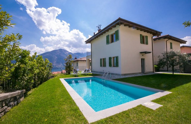 100 m² Villa ∙ 6 bedrooms ∙ 12 guests