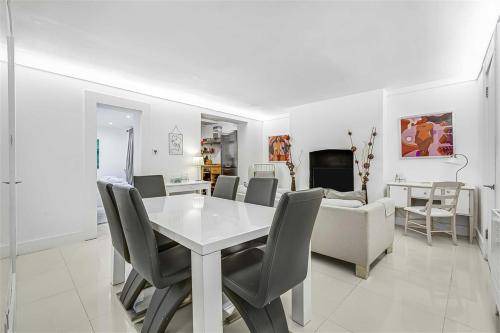 105 m² Apartment ∙ 3 bedrooms ∙ 7 guests