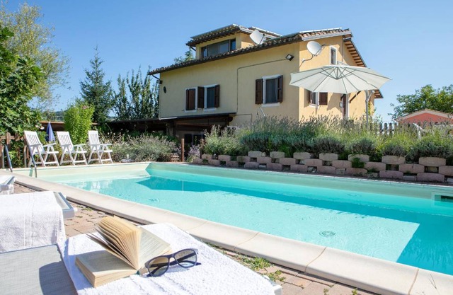 105 m² Apartment ∙ 3 bedrooms ∙ 6 guests