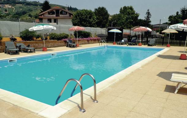 2 bedroom accommodation in Cisterna d Asti AT