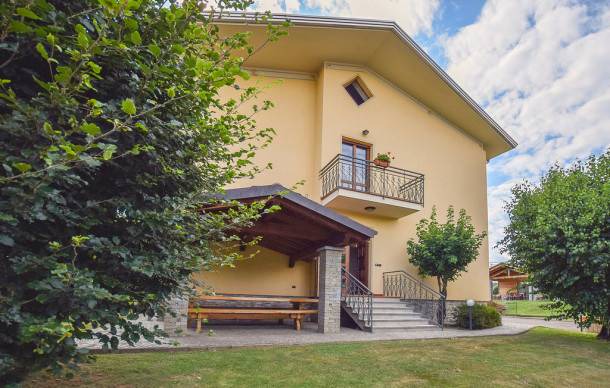 2 bedroom accommodation in Gozzano