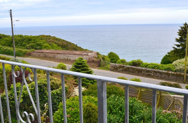 2 bedroom House in Polruan - PC077