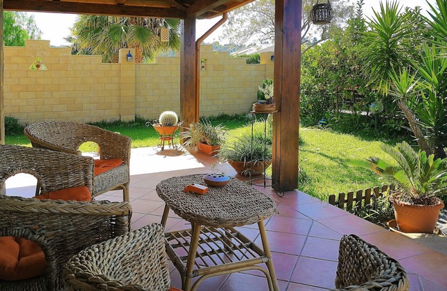 2 bedrooms, 2 Bathrooms Villa, near the Sea, Garden, AC, 10 minutes from Cefalu