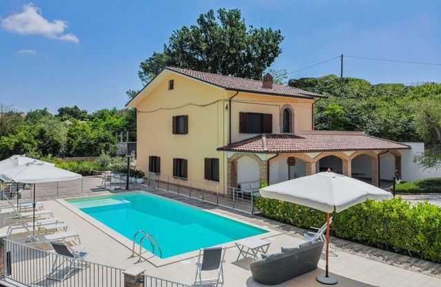 200 m² Villa ∙ 4 bedrooms ∙ 12 guests