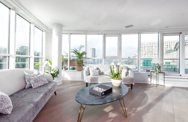 232 m² Apartment ∙ 3 bedrooms ∙ 6 guests