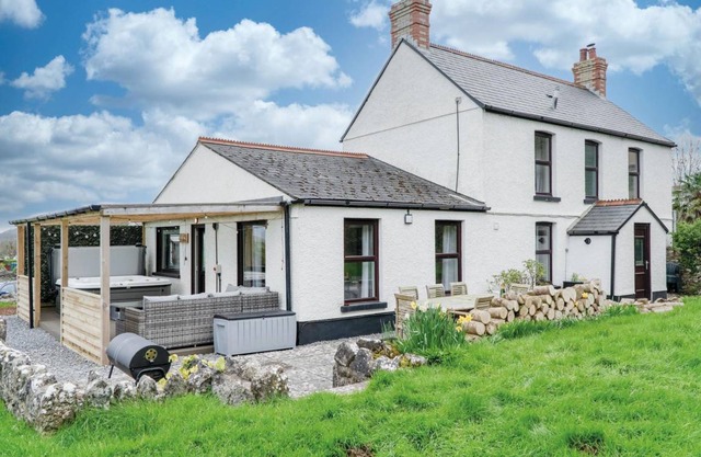 297 m² House ∙ 4 bedrooms ∙ 8 guests