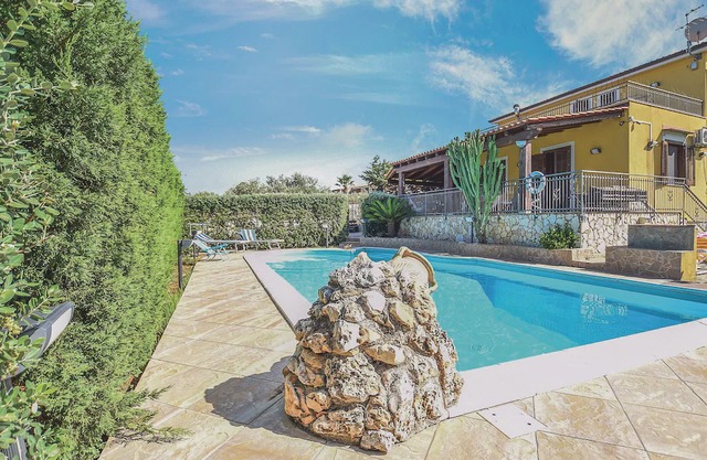 3 bedroom accommodation in Altavilla Milicia PA