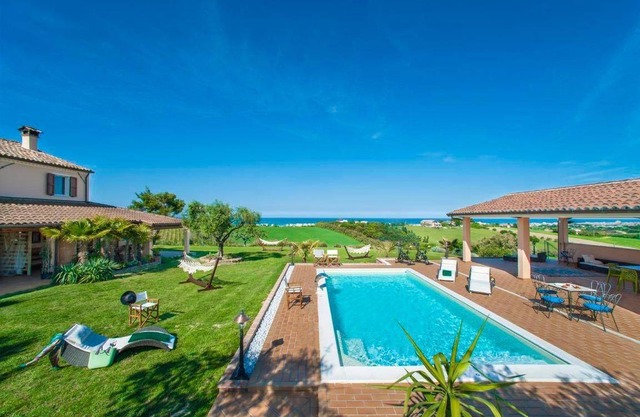 300 m² House ∙ 6 bedrooms ∙ 12 guests