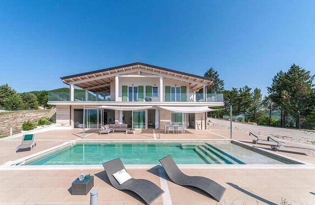 350 m² House ∙ 4 bedrooms ∙ 8 guests