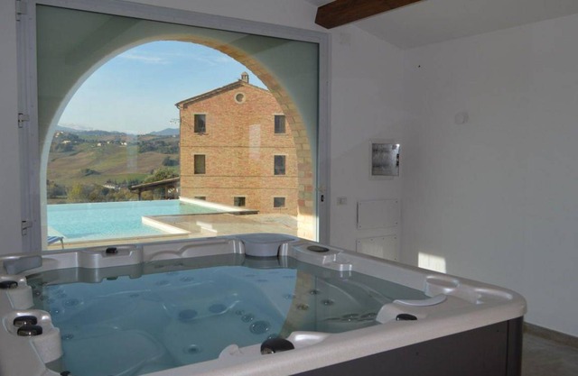 350 m² House ∙ 6 bedrooms ∙ 12 guests