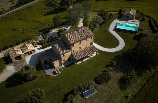 350 m² House ∙ 6 bedrooms ∙ 12 guests