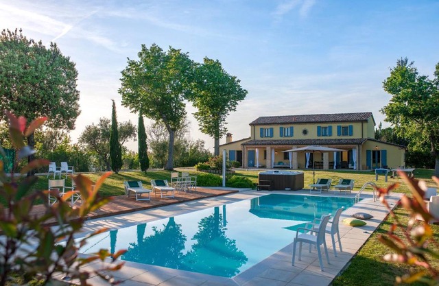 350 m² House ∙ 6 bedrooms ∙ 14 guests