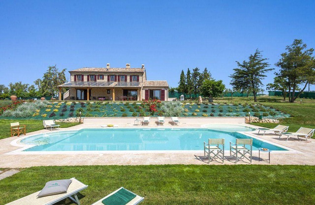 380 m² House ∙ 6 bedrooms ∙ 14 guests