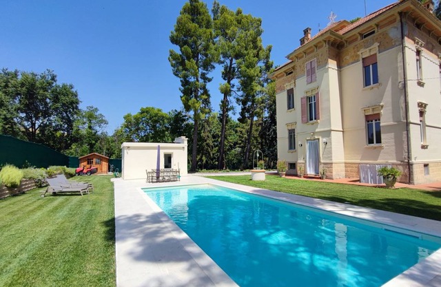 380 m² Villa ∙ 6 bedrooms ∙ 12 guests