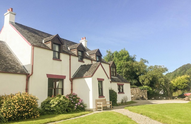 4 bedroom accommodation in Clachan Seil