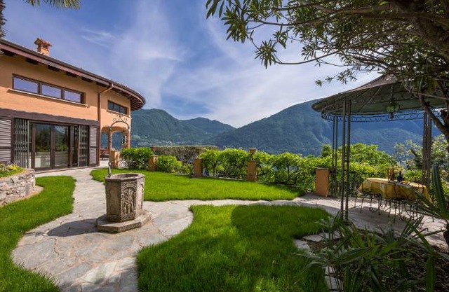 400 m² Luxury rental ∙ 8 bedrooms ∙ 16 guests