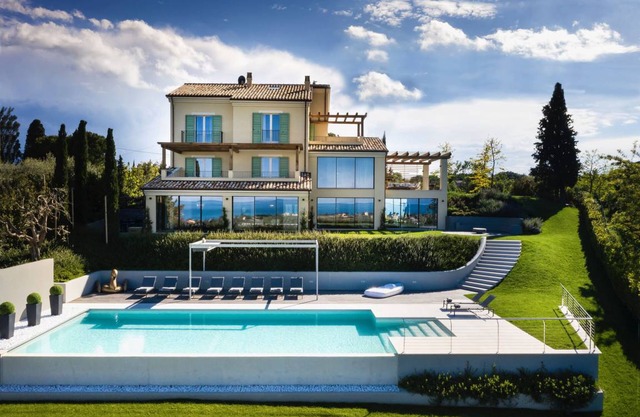 540 m² Villa ∙ 6 bedrooms ∙ 12 guests